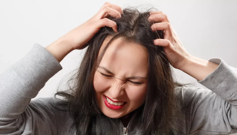 How does hair tonic help with an itchy scalp?