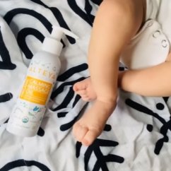 Dziecięcy olejek do masażu Alteya Organics 110 ml Dziecięcy olejek do masażu Alteya Organics 110 ml