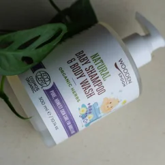 Detský sprchový gél a šampón na vlasy 2v1 s bylinkami Wooden Spoon 300ml