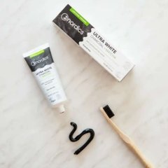 Zubná pasta NORDICS aktívne uhlie + matcha, 75 ml Zubná pasta NORDICS aktívne uhlie + matcha, 75 ml