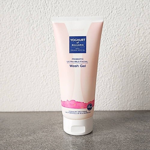 Čistící gel na obličej s organickým růžovým olejem YOGHURT OF BULGARIA 200 ml