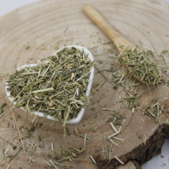 Torebka pasterska - wycięta w krwawnik - Capsella bursa-pastoris