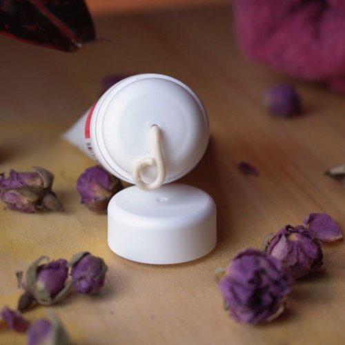 Organický krémový dezodorant  Flowers s inovatívnym aplikátorom Wooden Spoon 40 ml