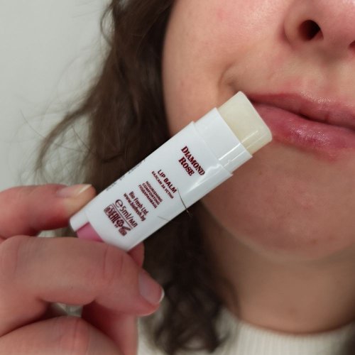 Ošetrujúci balzam na pery Diamond Rose Biofresh 5 ml