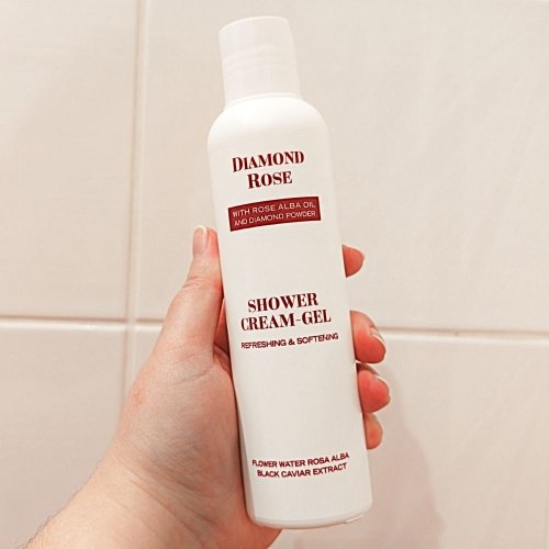 Orzeźwiający żel pod prysznic Diamond Rose Biofresh 200 ml