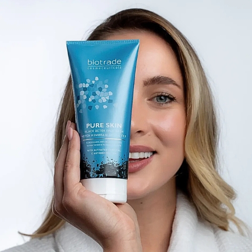 Detoxikačný čistiaci gél s aktívnym uhlím Pure skin Biotrade 200ml