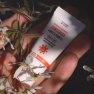 Minerální opalovací krém na tělo a obličej Mango Baby & Family SPF50 Wooden Spoon mini 10ml vzorek