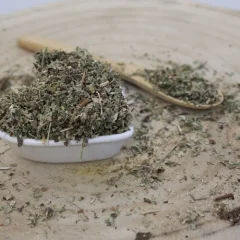 Jeżyna krzewiasta - pocięte liście - Rubus fruticosus - Folium rubi fruticosi