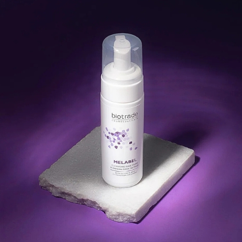 Rozjaśniająca pianka oczyszczająca Melabel Biotrade 150ml