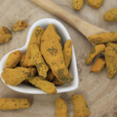 Kurkuma pravá - koreň celý - Curcuma longa - Radix curcumae Kurkuma pravá - koreň celý - Curcuma longa - Radix curcumae