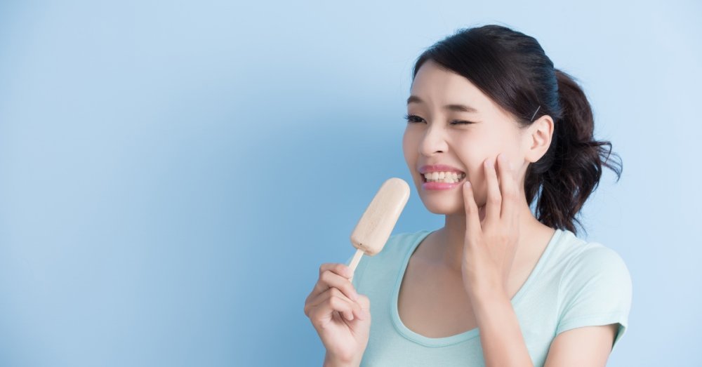 Causes of sensitive teeth - what worsens the condition and a simple natural routine