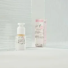 Przeciwstarzeniowy krem ​​pod oczy ze skrzypem i skrzypem Kvitok 15ml