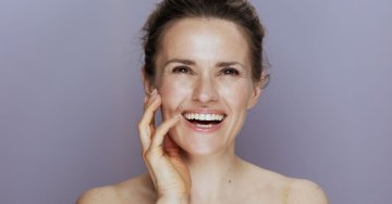 Blask w wieku dojrzałym: kompleksowa pielęgnacja skóry i ciała po czterdziestce