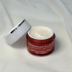 Hyaluron-Filler Pomegranate & Rose Tagescreme 50ml Hyaluron-Filler Pomegranate & Rose Tagescreme 50ml