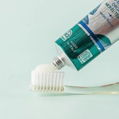 Prírodná gélová zubná pasta s príchuťou mäty Officina Naturae 75ml Prírodná gélová zubná pasta s príchuťou mäty Officina Naturae 75ml
