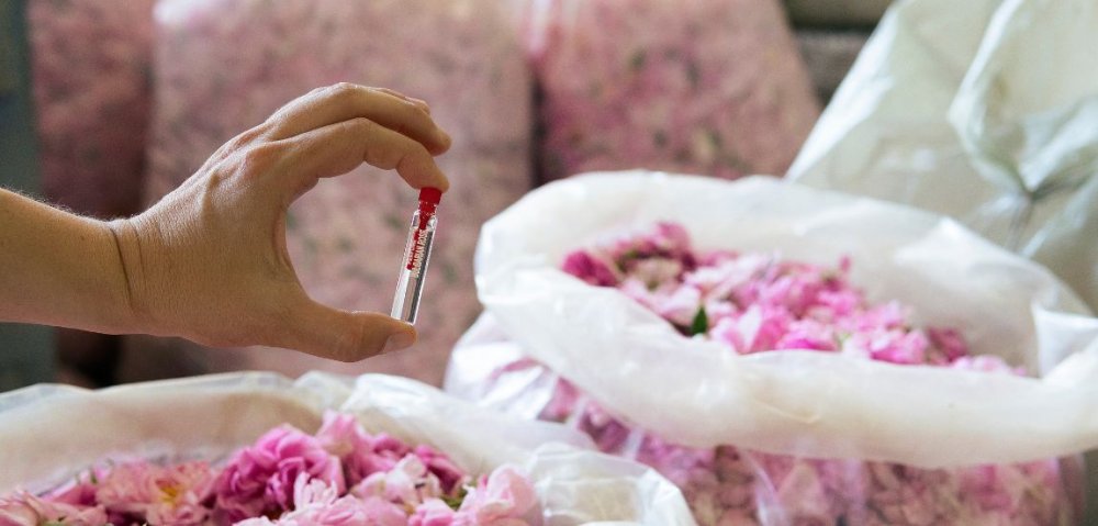 How are floral waters made?