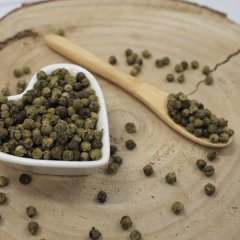 Pieprz zielony w całości - Piper nigrum green tot.