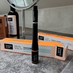 Serum do brwi – serum zagęszczające + pędzelek Nuggela & Sulé 5ml