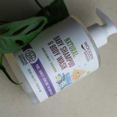 Detský sprchový gél a šampón na vlasy 2v1 s bylinkami Wooden Spoon 300ml
