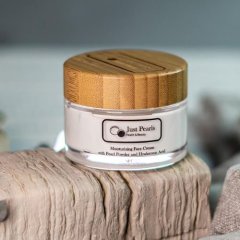 Moisturizing skin cream with pearl powder and hyaluronic acid SPF 15 Feel Pearls 15ml