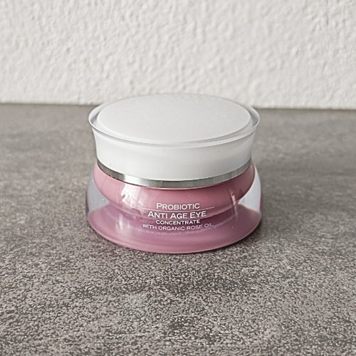 Očný koncentrát proti vráskam probiotický s organickým ružovým olejom YOGHURT OF BULGARIA 40 ml