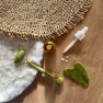 Jadeitový masážní kámen guasha na obličej a dekolt Venoc