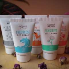 Organický krémový deodorant Freshness s inovativním aplikátorem Wooden Spoon 40 ml
