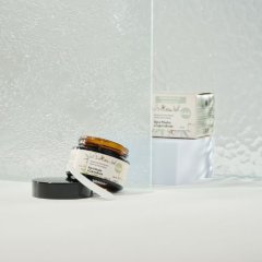 Čistící jílová maska s čajovníkem pro mastnou pleť Kvitek 30ml Čistící jílová maska s čajovníkem pro mastnou pleť Kvitek 30ml