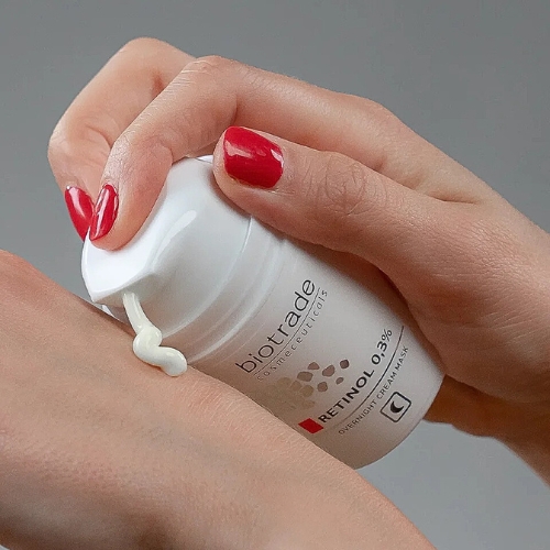Nočná krémová maska na pleť s 0,3% retinolom Biotrade 50ml