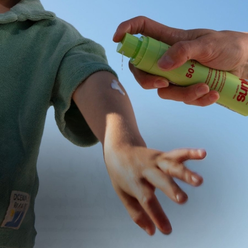 Detský minerálny opaľovací krém v spreji ATTITUDE Sunly SPF 50+ s vôňou melónu a kokosu 75 ml